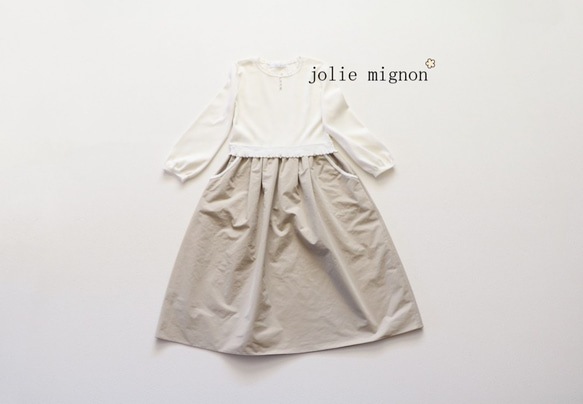 [售罄]蓬鬆袖3/4袖塔夫綢對接連衣裙[灰白色x米色] [日本製造] 第2張的照片