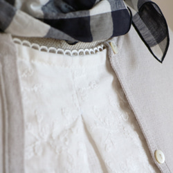 [售罄]使用亞麻刺繡面料的日本紙質夏季針織套衫（淺灰色）[日本製造] [免費送貨] 第5張的照片