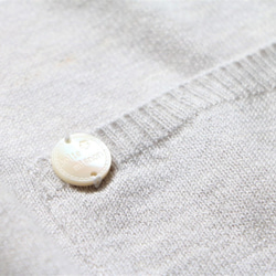 [售罄]布料組合法國亞麻V領短袖針織套衫（淺灰色）[日本製造] [免費送貨] 第8張的照片