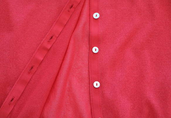 [建議防紫外線◎]日本紙×聚酯纖維輕量針織開襟衫[紅色] 第10張的照片