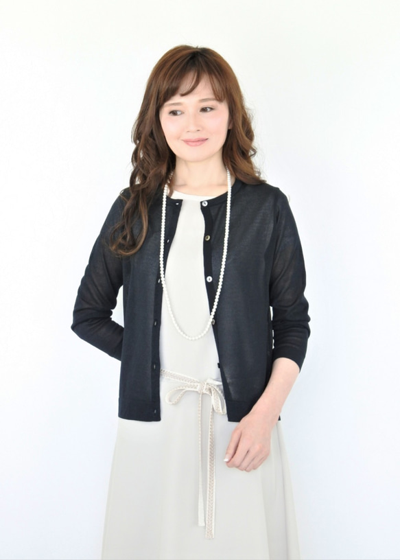 【售罄】【試行價】日本紙x滌綸新材料輕薄針織開衫（黑色x米色） 第9張的照片