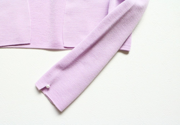 【打造鮮明輪廓◎】珍珠袖口短款波萊羅開襟衫【粉紅色】 第5張的照片