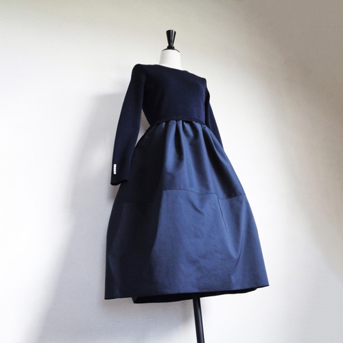 ラスト1！【一枚で抜群に美映えする♪】切り替えタフタ 袖口パール