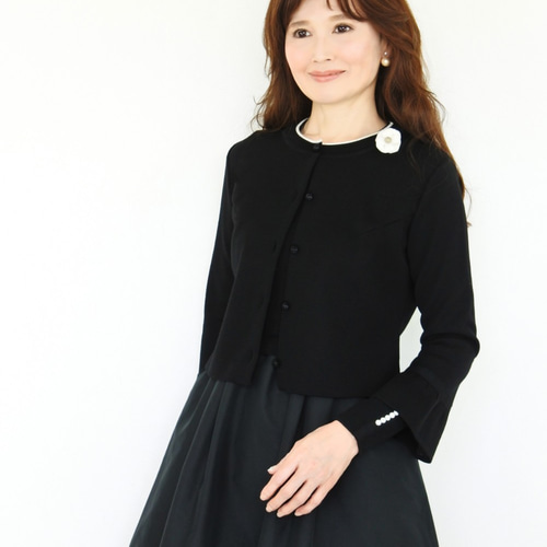 美品✨️ jolie mignon 袖口パール ニットドッキングワンピース 美品✨️ jolie mignon 袖口パール ニットドッキングワンピース パール