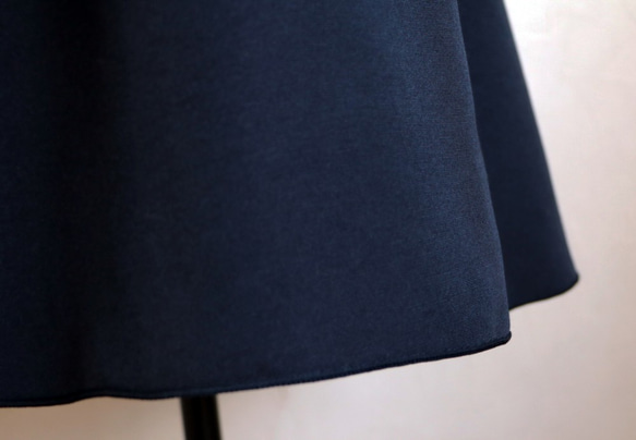 [售罄] 羅緞優雅褶皺喇叭形無袖連衣裙 [海軍藍] [日本製造] [免運費] 第10張的照片