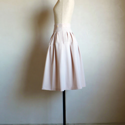 [售罄] Mimore 長度帶口袋柔軟褶皺喇叭裙 [粉紅色米色] [日本製造] [免運費] 第2張的照片