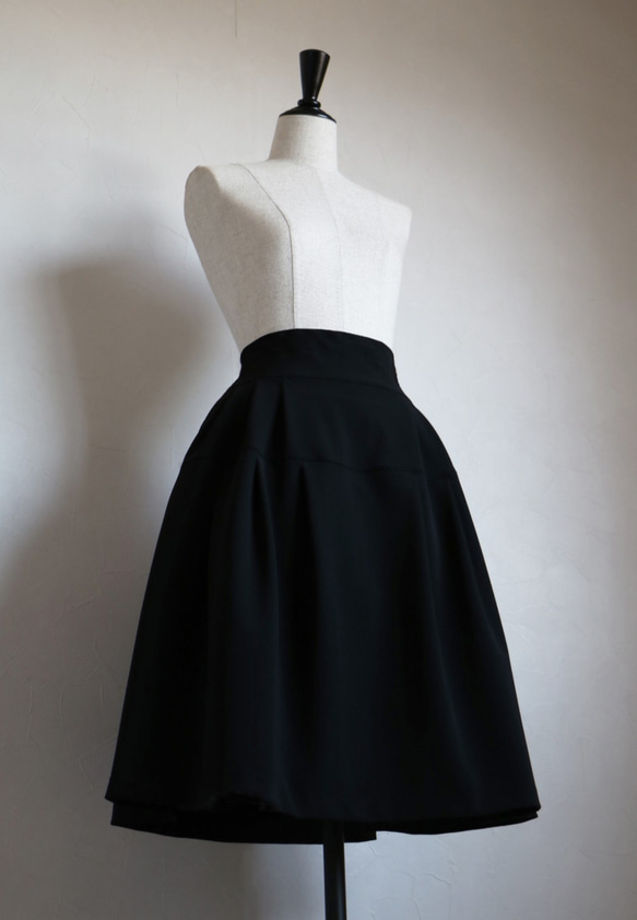 售罄 [腰部清潔橡膠規格 ！ ] Mimore 長度帶口袋柔軟褶皺喇叭裙 [黑色] [免運費] 第5張的照片