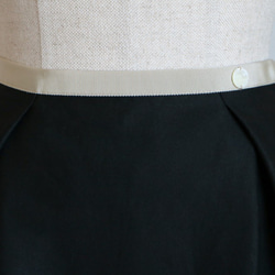 【成人亞麻斜紋棉布裙】彈力亞麻自然褶裙【黑色】 第12張的照片