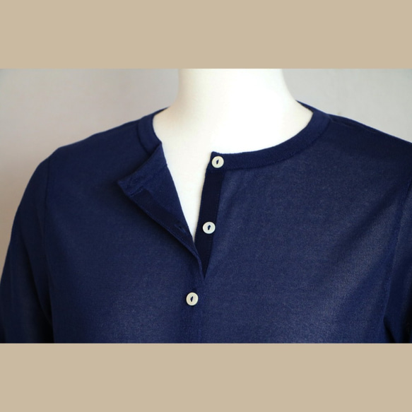 [售罄] [試用價] 日本紙 x 滌綸 新材料輕質針織開衫（深藍色） [日本製造] 第4張的照片