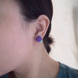 小藝毛siaoyimao・一邊一朵玫瑰花系列耳環/不鏽鋼耳針 第3張的照片