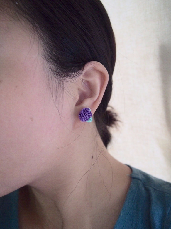 小藝毛siaoyimao・一邊一朵玫瑰花系列耳環/不鏽鋼耳針 第3張的照片