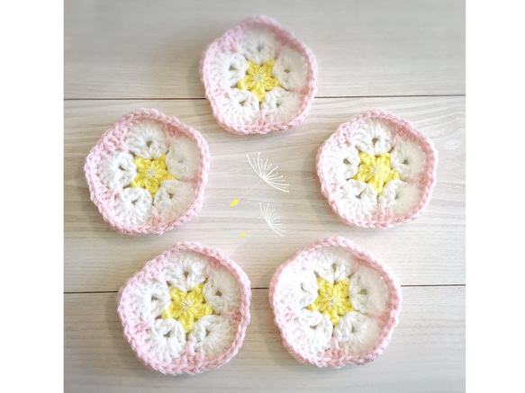 手編みのお花コースター(ピンク×白×黄色)5枚セット 2枚目の画像