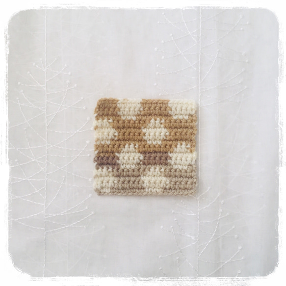 《冬の新作》手編みの水玉の鍋敷き&コースター3点セット(水玉) 3枚目の画像