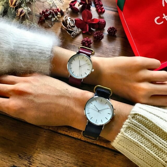 【クリスマス ギフト ラッピング無料】本革が肌に馴染む レザーペアウォッチ　腕時計 メンズ レディース　ブルー×レッド　 1枚目の画像