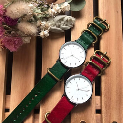 【クリスマス ギフト ラッピング無料】レザーペアウォッチ　腕時計 メンズ レディース　レッド×グリーン 1枚目の画像