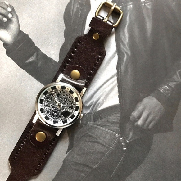 シンプルコーデのアクセントに♪レザー アンティーク 腕時計 メンズ レディース 兼用 1枚目の画像