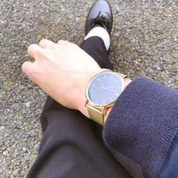 シンプル 腕時計 メンズ レディース 兼用 ゴールド&ブラック　 3枚目の画像
