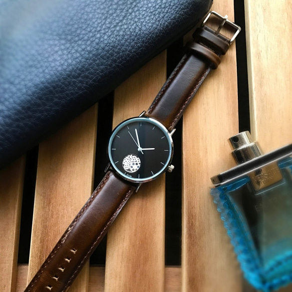 【個性派デザイン】ブラック　腕時計 メンズ レディース　 1枚目の画像