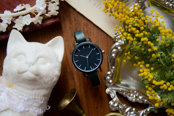 アンティーク調で可愛い腕時計　グリーン レディース 革ベルト オシャレ 時計　 1枚目の画像