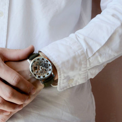 スケルトン 腕時計 メンズ レディース 兼用 　カーキ&シルバー　 1枚目の画像