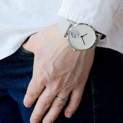 【歯車デザイン】シンプル 腕時計 メンズ レディース 兼用 ホワイト　 1枚目の画像