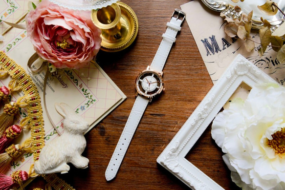 ホワイト レディース スケルトン 腕時計　レザー　白　 2枚目の画像