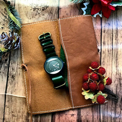 【クリスマス限定】本革が肌に馴染む レザーウォッチ　グリーン　腕時計 メンズ レディース　刻印可能　 1枚目の画像
