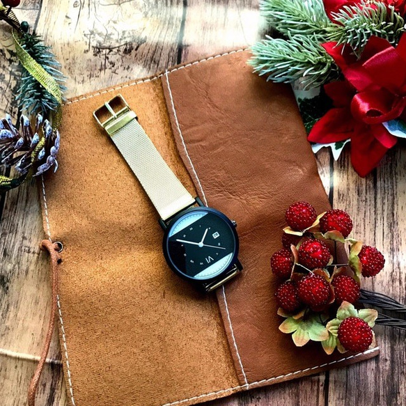 【クリスマス限定】シンプル 腕時計 メンズ レディース 兼用　 ゴールド&ブラック　ステンレスベルト 1枚目の画像