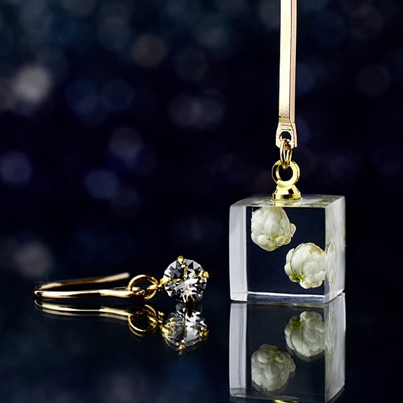 [10月誕生石彩色蛋白石]施華洛世奇和米花穿孔/耳環（包，生日禮物） 第1張的照片