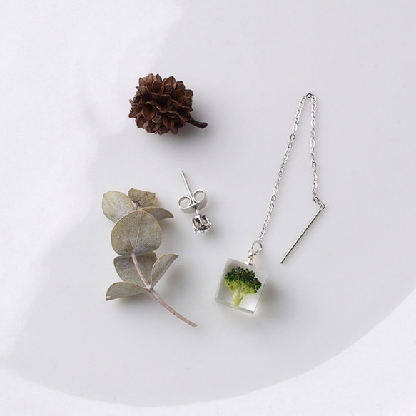 西蘭花西式耳環和施華洛世奇耳釘（蔬菜，透明色，樹脂，生日石顏色，免費送貨） 第2張的照片