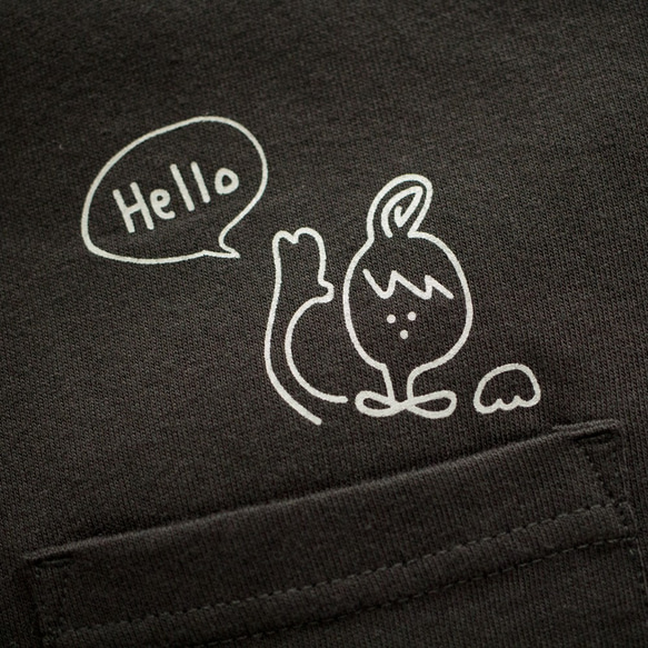 ポケットからHello! Tシャツ（ブラック） 2枚目の画像