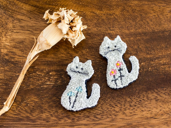 もじゃもじゃ猫の刺繍ブローチ（mushroom） 7枚目の画像