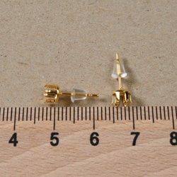 (ss-00373)ステンレス 316 5mm 立て爪 石座 台座 ピアス ゴールド×シリコンキャッチセット 20個 3枚目の画像