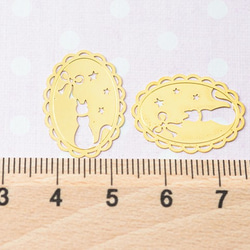 (rp-91)メタルパーツ だ円型 リボン×猫 2個 レジン パーツ ハンドメイド 材料 素材 3枚目の画像