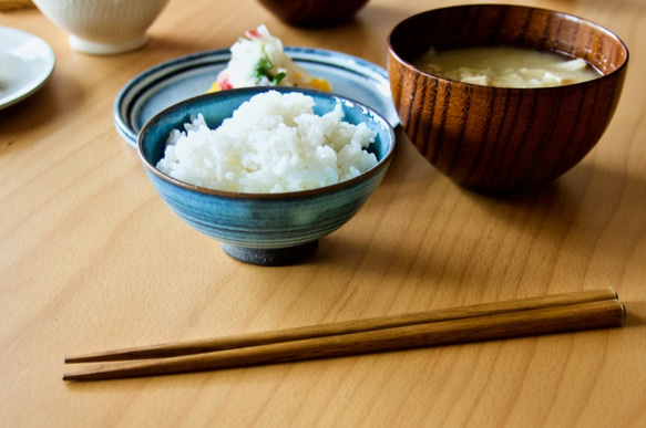 【個数限定】ふわふわコバルトブルーのライスボウル　お茶碗　手のひらサイズ　ご飯茶碗 3枚目の画像