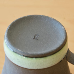 【一個限定】R&B ボーダーマグ　透明感のあるグリーン　ツートン　カフェオレ　コーヒー 3枚目の画像