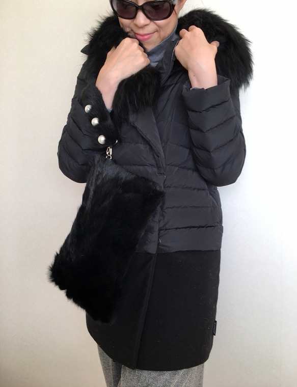 ラビットファーのクラッチバッグ（ブラック） クラッチバッグ ULTIMA  