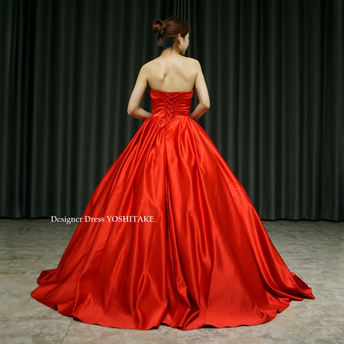 ウエディングカラードレス.赤サテン＆花モチーフ.お色直し.撮影.演奏会