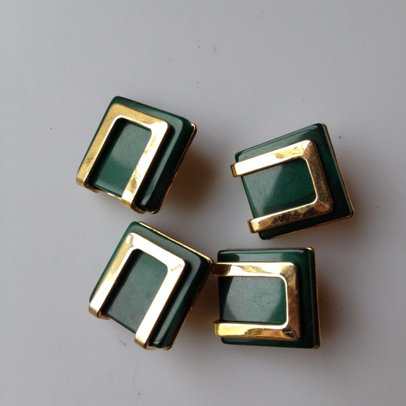 緑×金色　大4個　昭和レトロ　デッドストック　ボタン（2） 1枚目の画像