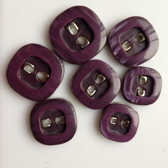 紫　大4個　昭和レトロ　デッドストック　ボタン（15） 2枚目の画像
