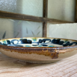 【アウトレット】7寸皿　呉須唐草紋　やちむん　陶器　エドメ陶房　皿 3枚目の画像