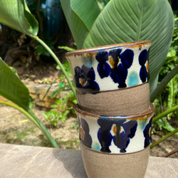 フリーカップ大　花紋　２個セット　タンブラー　カップ　陶器　エドメ陶房　やちむん 2枚目の画像