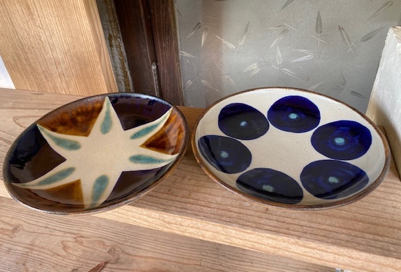【アウトレット】7寸皿　星紋・青丸紋　２枚セット　やちむん　陶器　エドメ陶房　皿 3枚目の画像