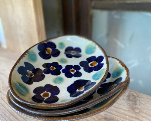 新品　やちむん　アカマシバル製陶所　オーバル　プレート　皿 オーバル皿1 青三彩紋 やちむん 陶器 エドメ陶房｜エドメ陶房