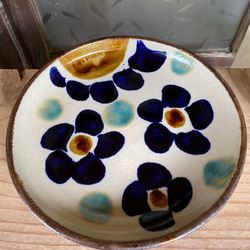 【アウトレット】7寸皿　花紋　２枚セット　やちむん　陶器　エドメ陶房　皿 4枚目の画像