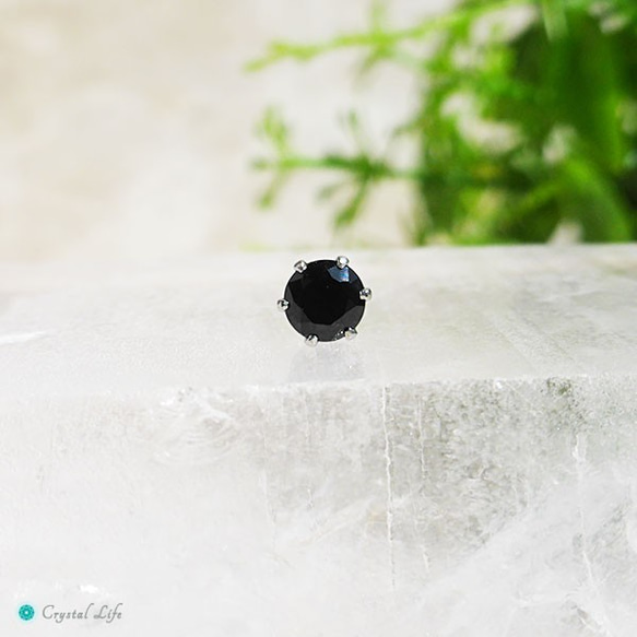 ブラックサファイア・ピアス　4mm（片耳） 2枚目の画像
