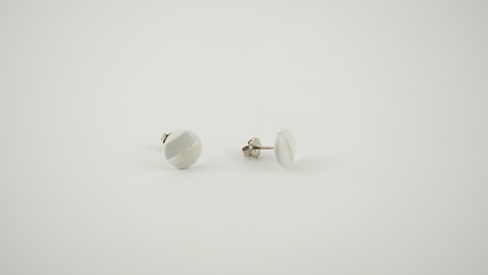 ボタンピアス_スタッドピアス_綿花由来樹脂_ホワイトストライプ_10_040