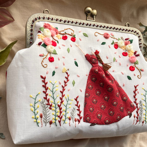 りんごの香り』刺繍バック 手刺繍のがま口ポーチ プレゼントにも