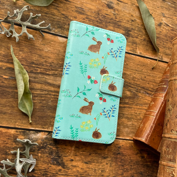秘密の森のうさぎのスマホケース　　水彩画の手帳型スマホカバー　【受注制作】AndroidとiPhone全機種対応 3枚目の画像