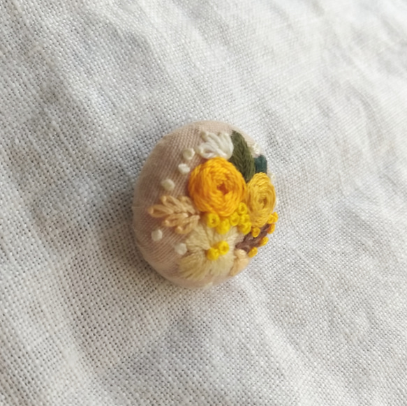 お花の刺繍ブローチ　ヘアゴム　【受注制作】 5枚目の画像